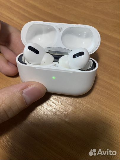 Apple airpods pro 1-го поколения