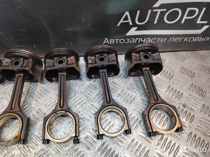 Поршень с шатуном Hyundai Sonata 2.7 G6BA