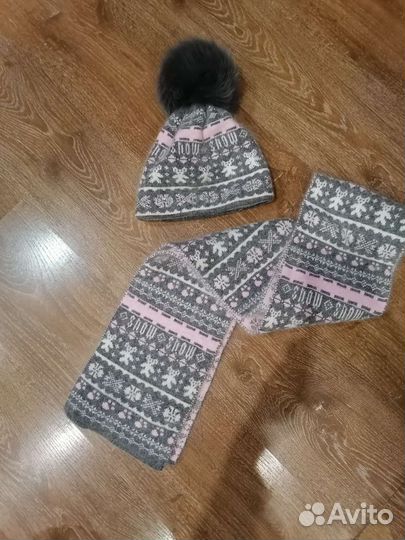 Комплект шапка и шарф для девочки