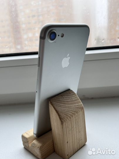 iPhone 7, 32 ГБ