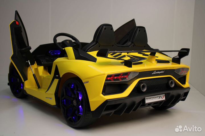 Электромобиль Lamborghini Aventador SVJ Yellow