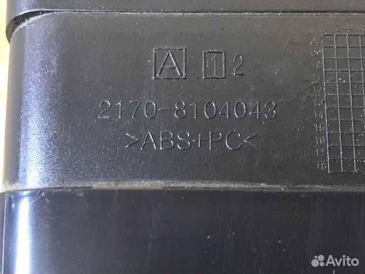 Дефлектор воздушный левый LADA Priora седан 1.6