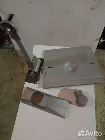 Кронштейн (полка) настенная для телевизора