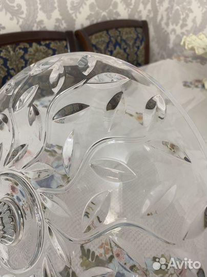 Ваза для фруктов на ножке