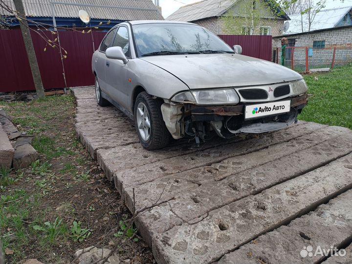 Mitsubishi Carisma 1.8 AT, 1996, битый, 272 683 км