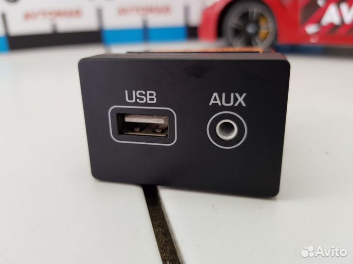 Разъем (AUX,USB) (Hyundai Sonata)