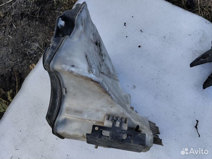 Бачок омывателя bmw е46