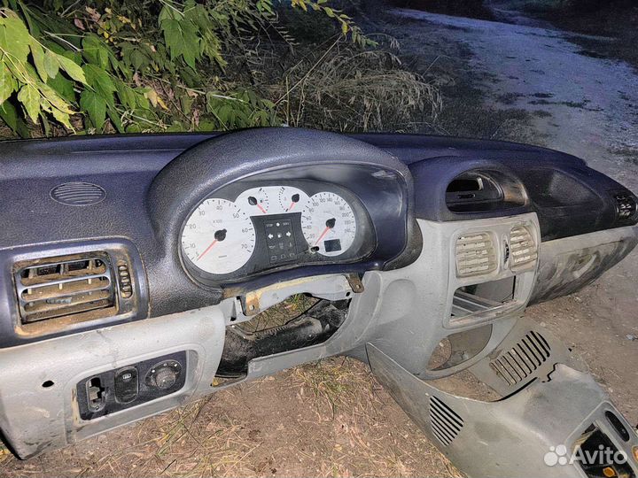 Торпеда панель Renault symbol