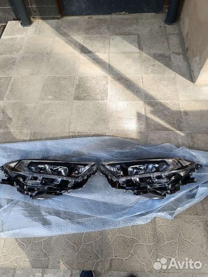 Фары Toyota Rav 4 50 в сборе 2019-2022