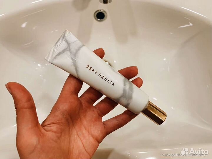 Тональный крем Dear Dahlia