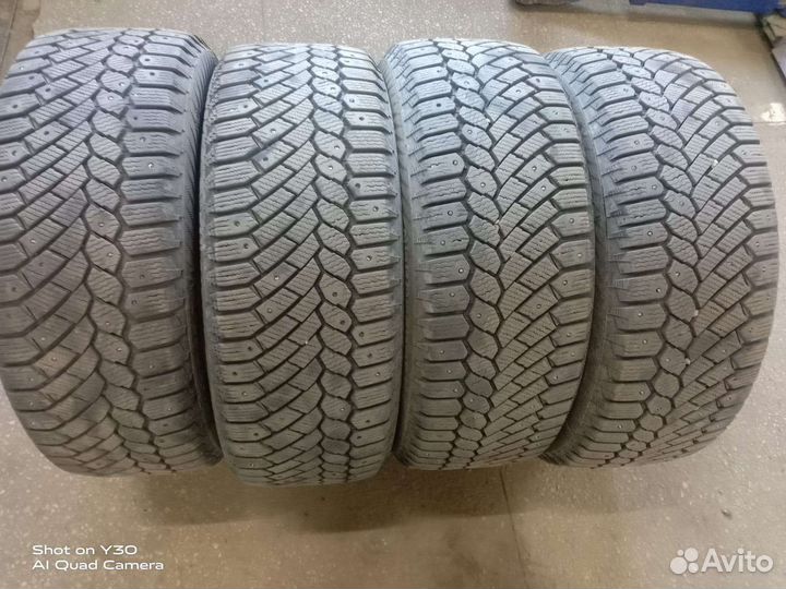 Gislaved Nord Frost 200 215/55 R17