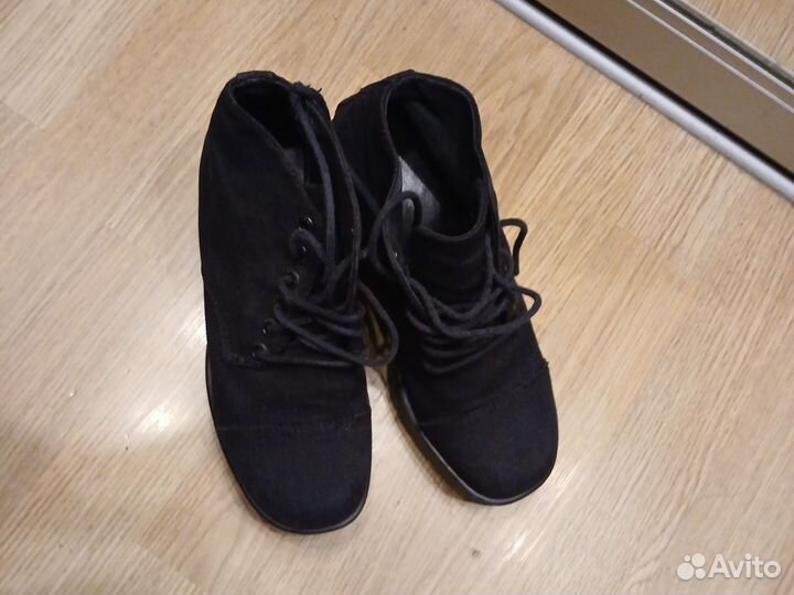 Ботинки женские