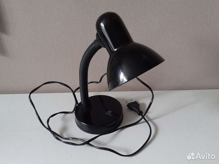 Лампа настольная