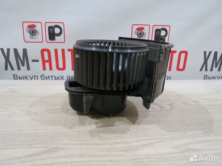 Моторчик отопителя Volkswagen Touareg