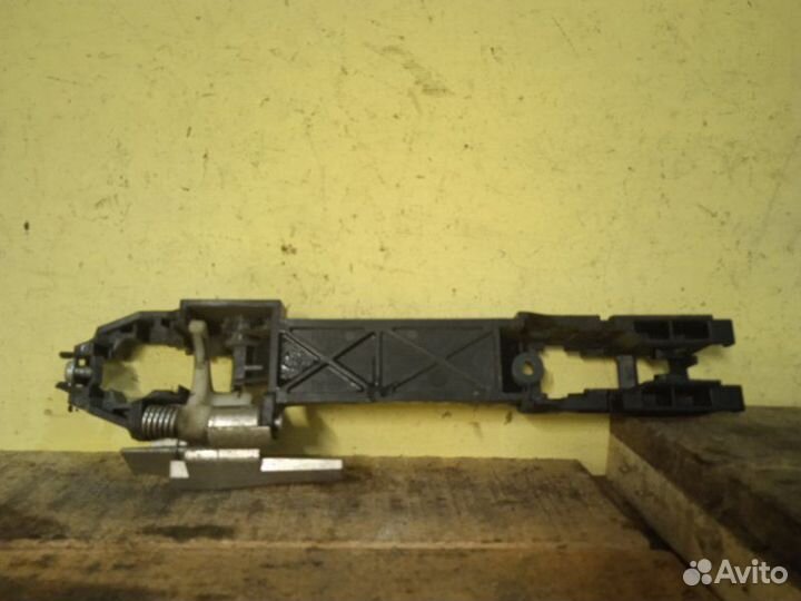 Механизм ручки двери правый Nissan Almera G15