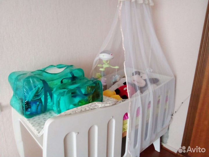 Детская кроватка с балдахином