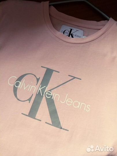 Футболка Calvin Klein Jeans. Разм.S (42/44 RUS)