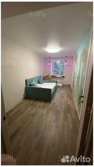 Детская кровать с мягкой спинкой