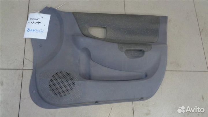 Обшивка двери передней правой Hyundai Accent 2000