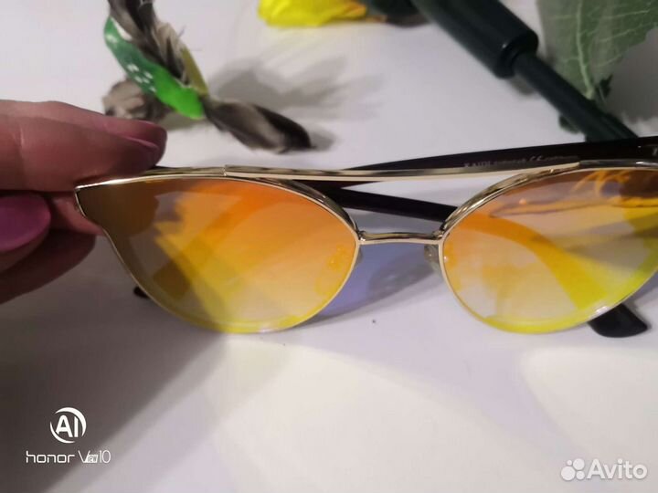 Солнцезащитные очки новые в чехле