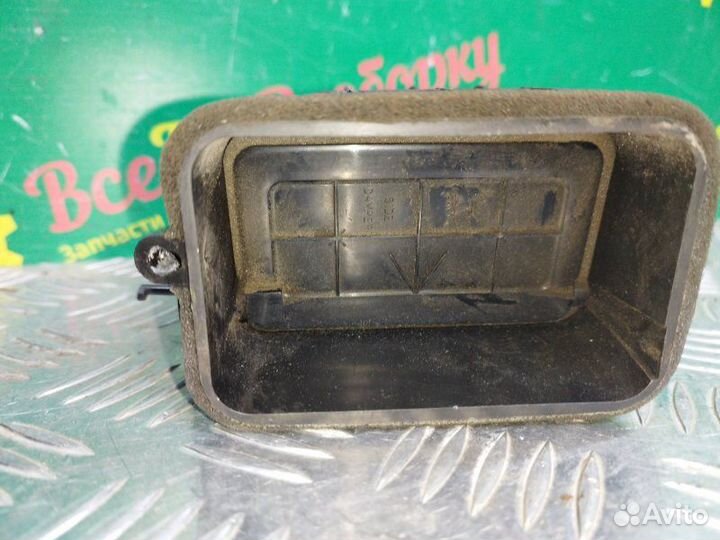 Дефлектор воздуховода левый Mitsubishi Lancer 9