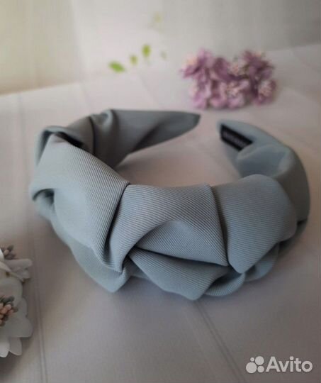 Ободок для волос бледно -голубой