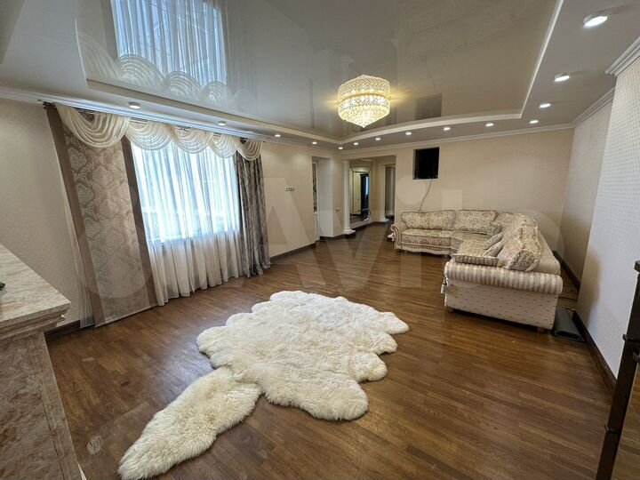 4-к. квартира, 168 м², 8/10 эт.