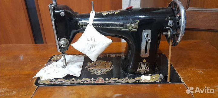 Швейная машина
