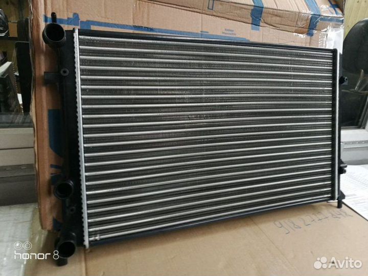 Радиатор охлаждения Volkswagen Beetle