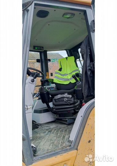 Экскаватор-погрузчик XCMG XC8-S2570, 2023