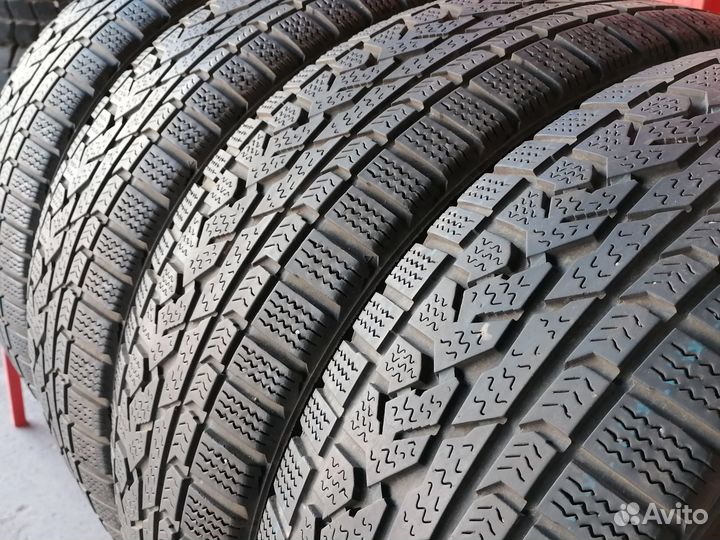 Kumho I'Zen RV KC15 235/60 R17