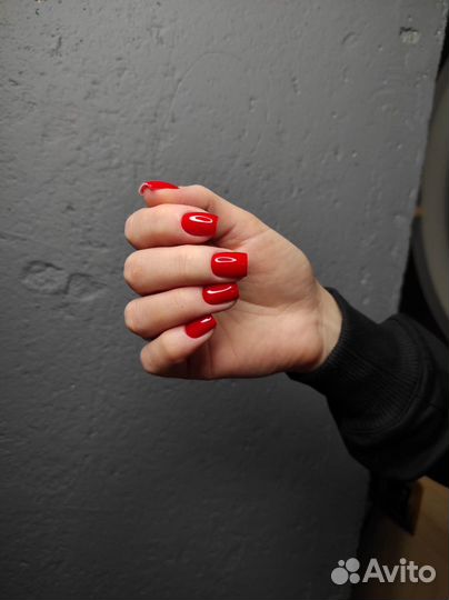 Маникюр и педикюр