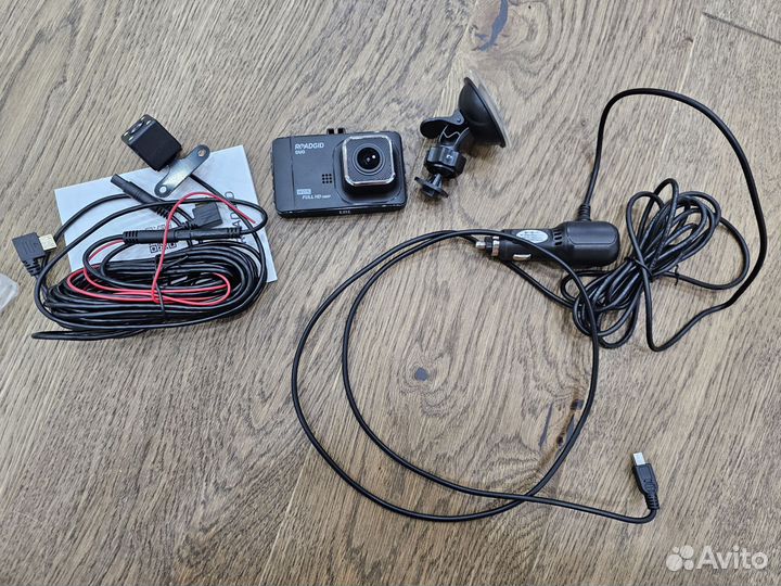 Видеорегистратор с камерой заднего вида Roadgid