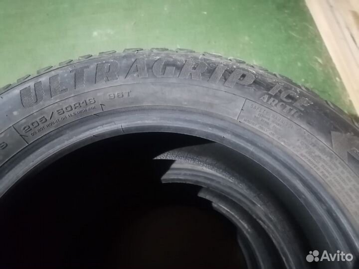 Goodyear Ultragrip Ice Arctic 205/60 R16