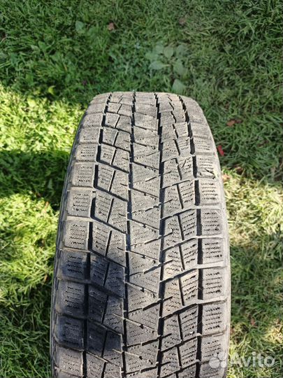 Bridgestone Blizzak DM-V1 215/70 R16