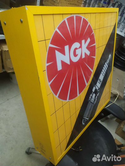 Неоновая вывеска NGK