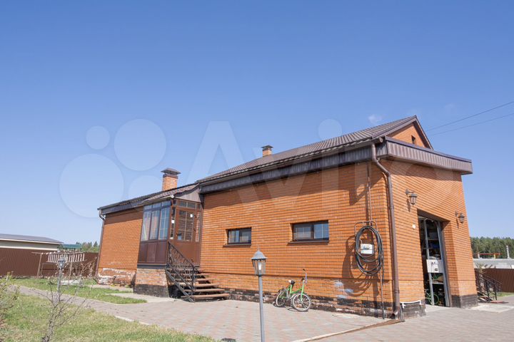 Коттедж 327 м² на участке 17 сот.