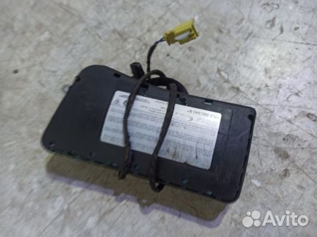 Подушка безопасности в сиденье переднее