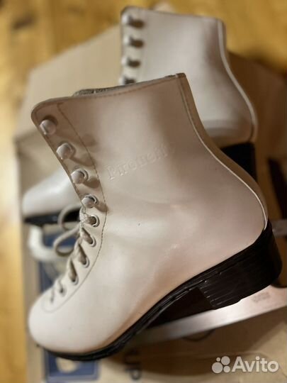 Коньки фигурные 38 размер кожаные