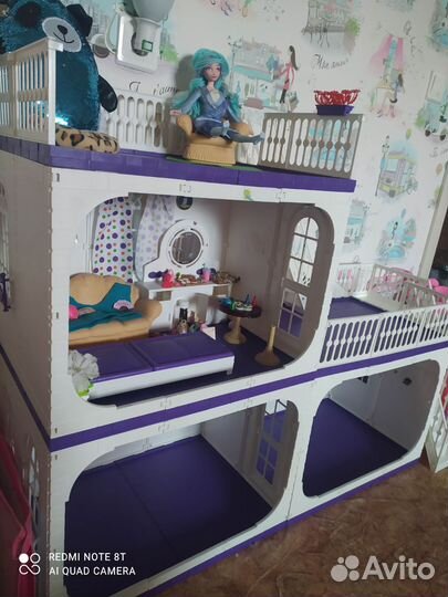 Кукольный домик с мебелью