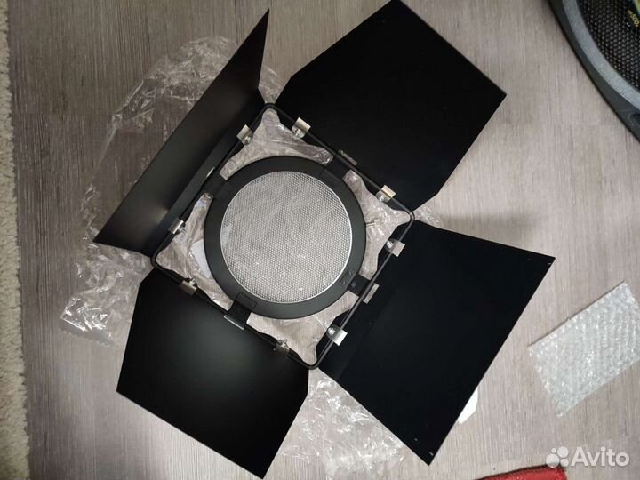 Видеосвет 800Вт галоген с софтбоксом и шторками