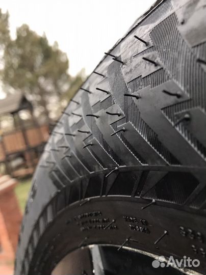 Nokian Tyres Hakkapeliitta 10p SUV 245/60 R18