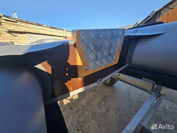 Лодка Кайман 360