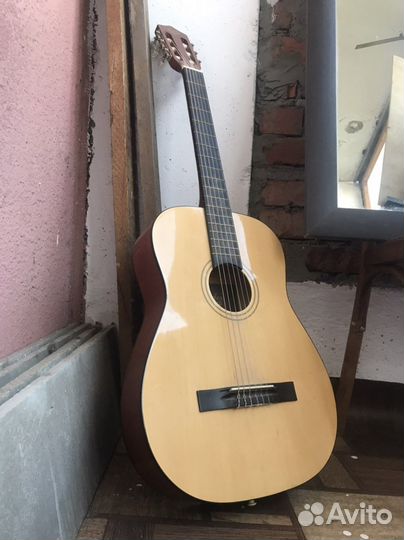 Акустическая гитара