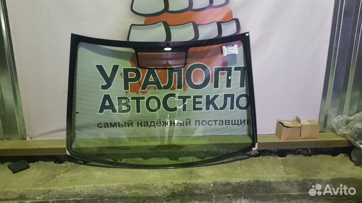 Заднее стекло Hyundai Solaris