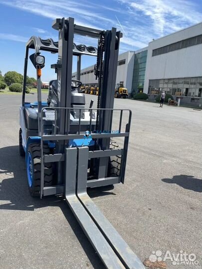 Вилочный погрузчик TRF D30-4X, 2023