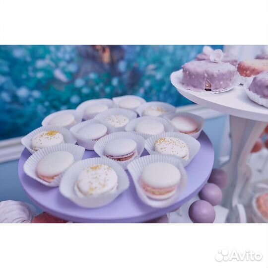 Пирожные макарон (Макаронс, макарун) подарок