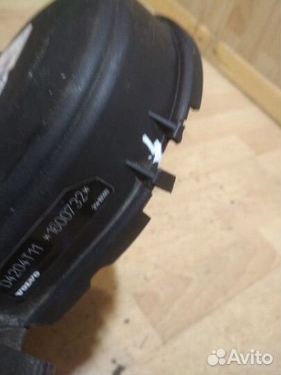 Крышка двс Volvo