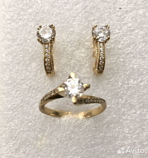 Золотые серьги и кольцо585