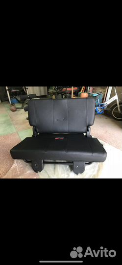 Третий ряд сидений Mitsubishi Pajero 4